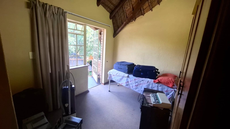 6 Bedroom Property for Sale in Mooivallei Park North West